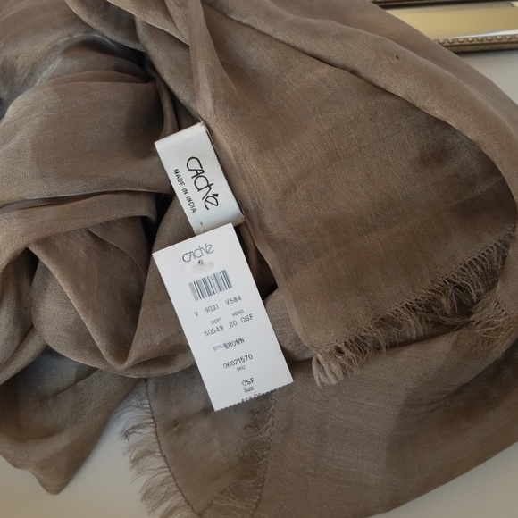 Cache | Silk Scarf 🧣 - Picture 3 of 6